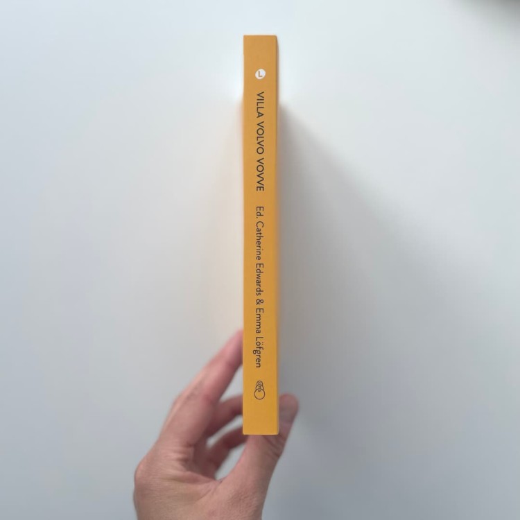 "Villa Volvo Vovve: The Local’s Word Guide to Swedish Life" - Emma Löfgren &amp; Catherine Edwards swedish culture 4