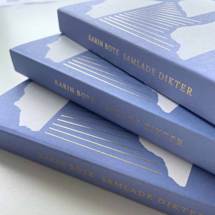 Samlade dikter szwedzkiej poetki Karin Boye, wiersze po szwedzku, tomik poezji w języku szwedzkim, grzbiet książki