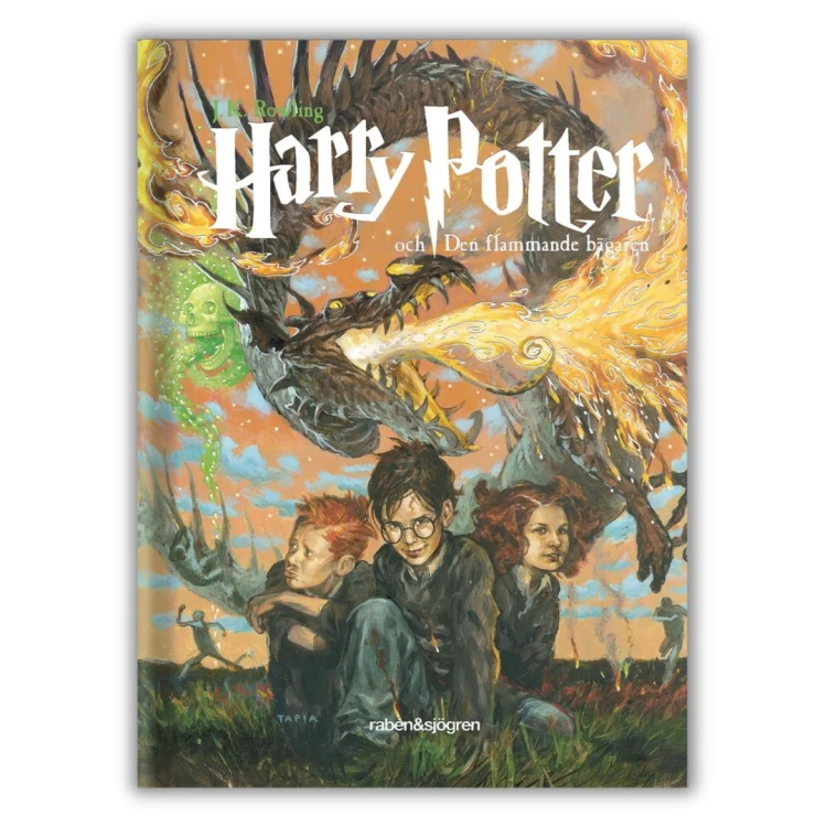 Harry Potter och Den flammande bägaren in Swedish. The fourth Harry Potter book by J.K. Rowling, hardcover edition, level B2/C1, with artwork by Alvaro Tapia., front cover